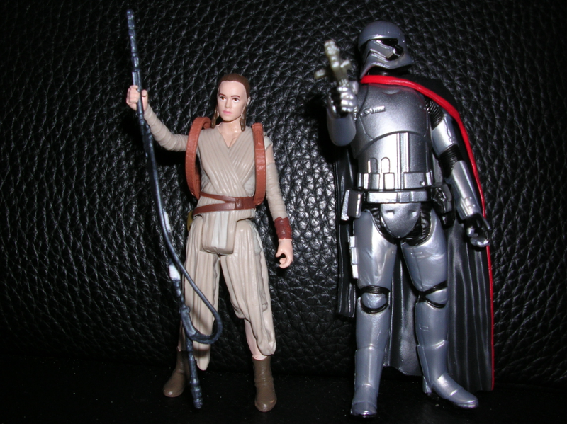 Illustration for article titled After not getting both female badasses for my female badass collection on Force Friday (Star Wars Saturday, rather), I drove around a bit and got the second one...
